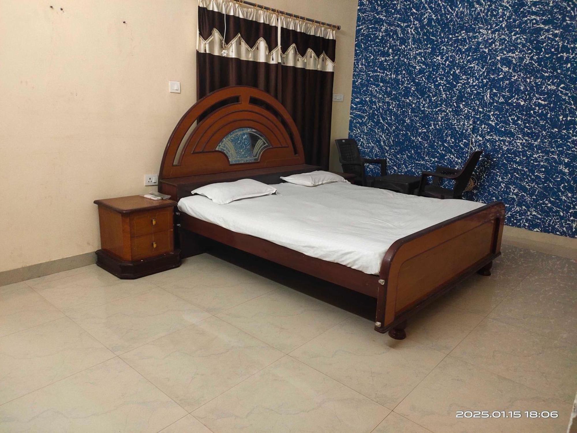 Hotel O M N Palace Jabalpur Ngoại thất bức ảnh