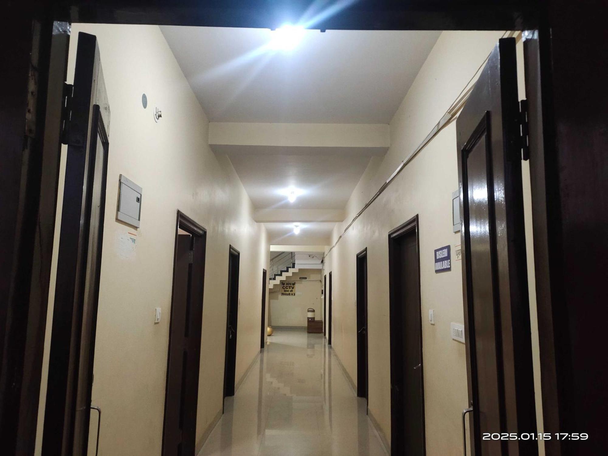 Hotel O M N Palace Jabalpur Ngoại thất bức ảnh